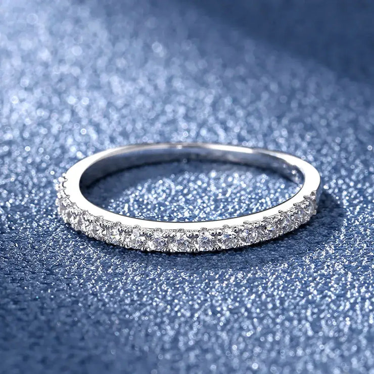 https://javiergems.com/products/925-sterling-silver-vvs1-moissanite-1-5mm-ring™