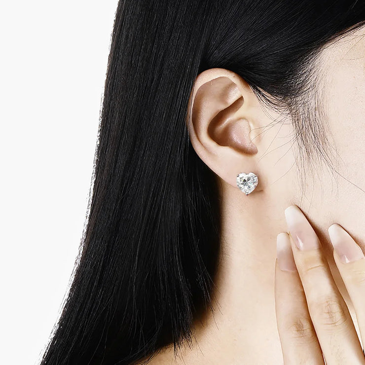 https://javiergems.com/products/925-sterling-silver-vvs1-moissanite-2ct-heart-shape-earrings™