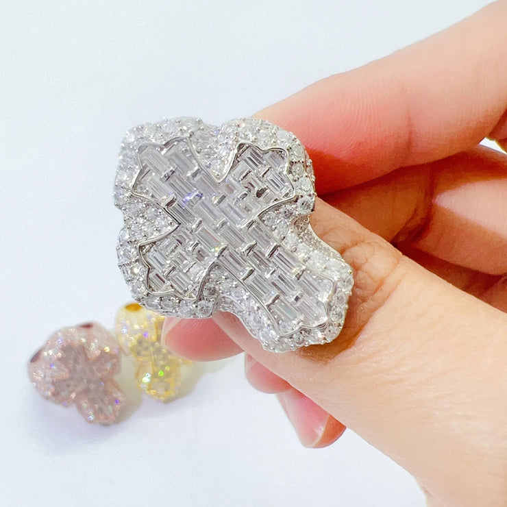 https://javiergems.com/products/925-sterling-silver-vvs1-moissanite-baguette-cut-cross-ring™