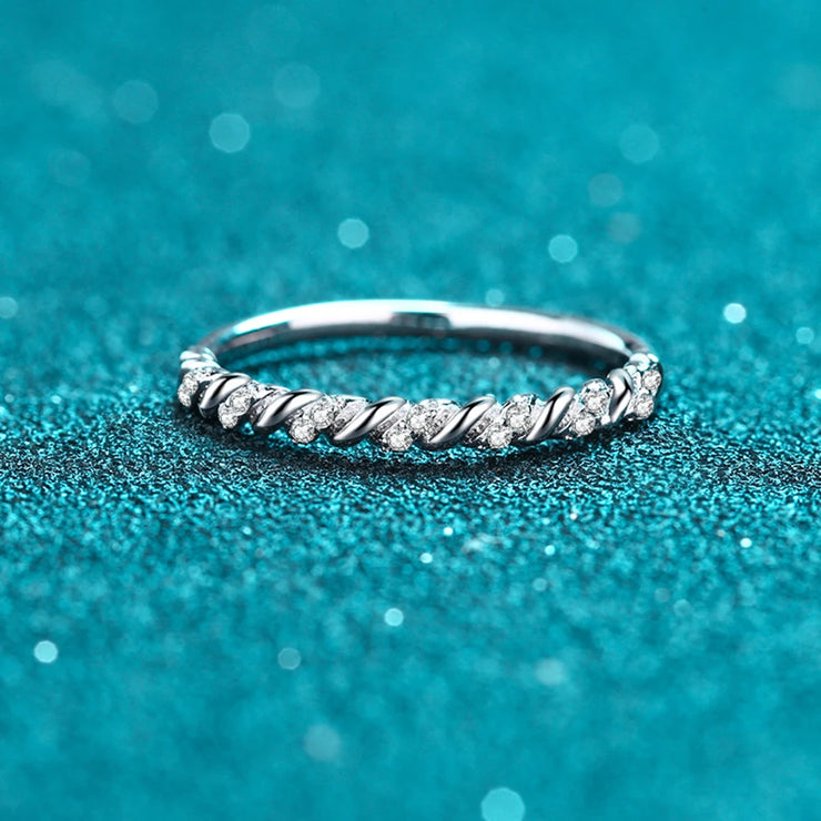 https://javiergems.com/products/925-sterling-silver-vvs1-moissanite-0-1ct-ring™