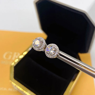 https://javiergems.com/products/925-sterling-silver-vvs1-moissanite-5mm-earrings™